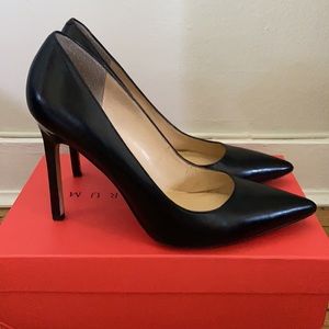 Ivanka Trump black leather pump